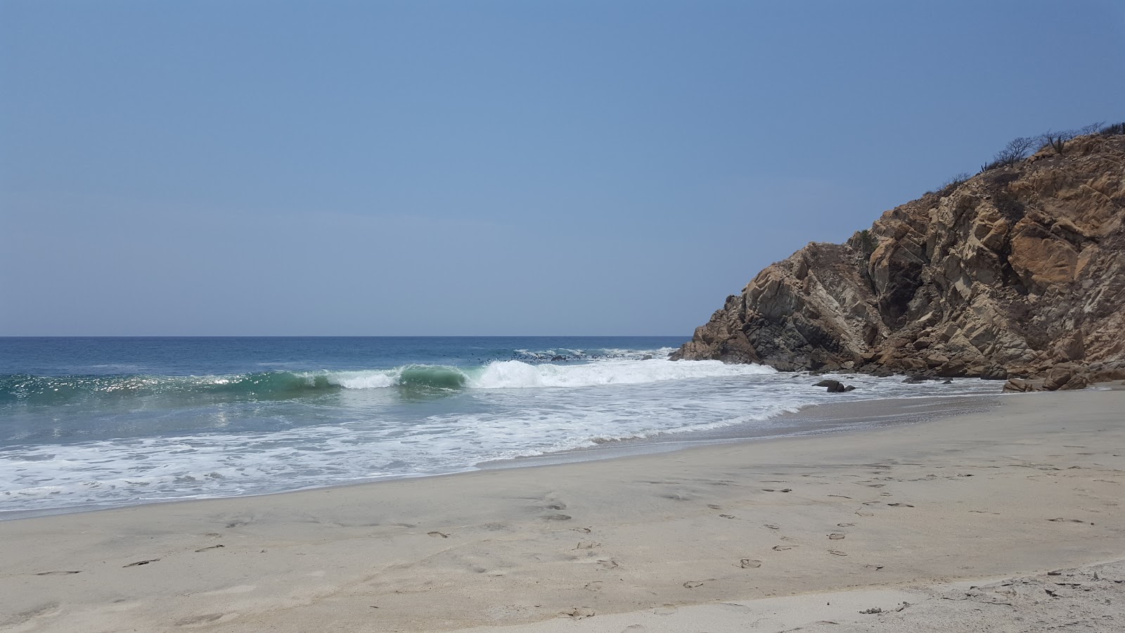 Φωτογραφία του La Colorada beach παροχές περιοχής
