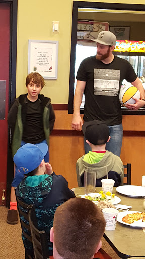 Pizza Restaurant «Round Table Pizza», reviews and photos, 34410 16th Ave S, Federal Way, WA 98003, USA