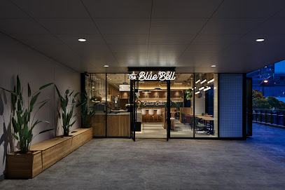 みなとみらいのカフェ 'The Blue Bell' ピザ ディナー