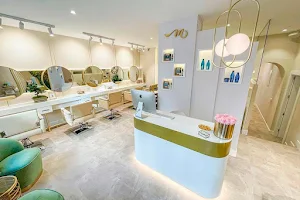 New mersi - hairdressing salon and beauty salon in madrid image