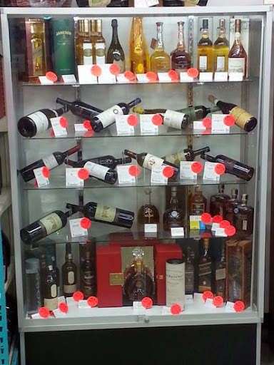 Liquor Store «East Windsor Bottle King», reviews and photos, 385 US-130, East Windsor, NJ 08520, USA