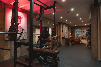 TERRA HALE - Best Gym, Personal Training and Body  - 155 Notting Hill Gate, London W11 3LF, United Kingdom