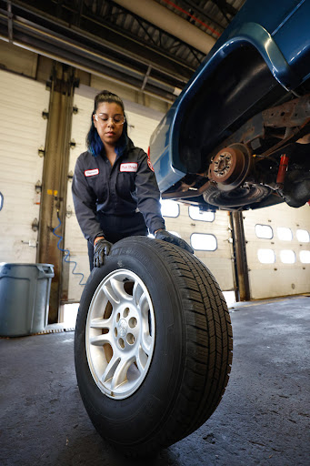 Car Repair and Maintenance «Pep Boys Auto Service & Tire», reviews and photos, 20333 Hawthorne Blvd, Torrance, CA 90503, USA