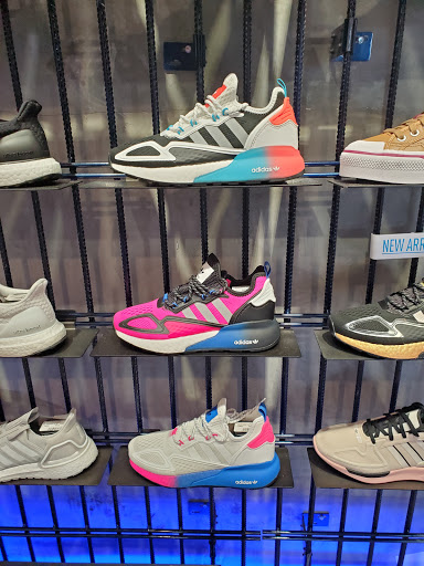 Shoe Store «Adidas Originals», reviews and photos, 8009 Melrose Ave, Los Angeles, CA 90046, USA
