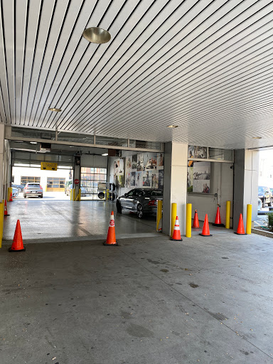 Car Dealer «Howard Orloff Volvo», reviews and photos, 1924 N Paulina St, Chicago, IL 60622, USA