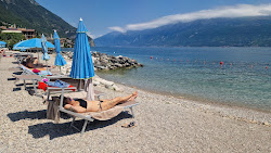 Zdjęcie Spiaggia Giallo Limone z powierzchnią niebieska czysta woda