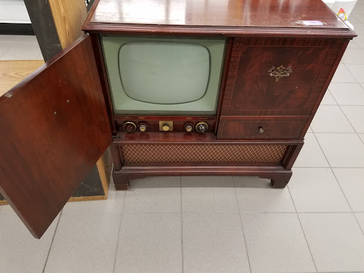 Thrift Store «Neenah Goodwill Retail Store & Training Center», reviews and photos