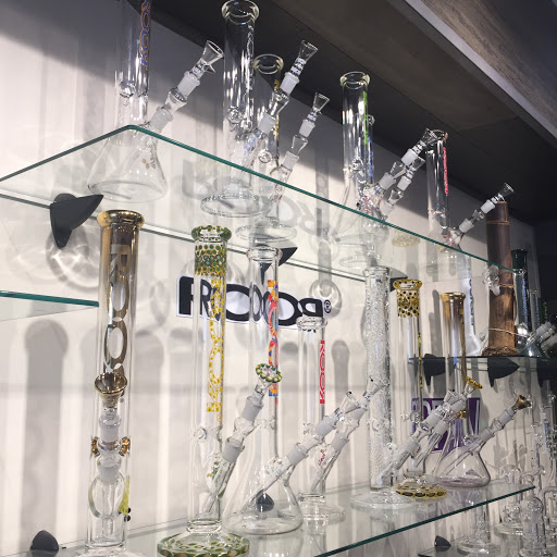 Tobacco Shop «Headdies Pipe & Vape Shop», reviews and photos, 103 E State St, Ithaca, NY 14850, USA