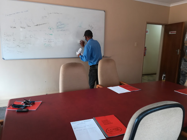 Comentarii opinii despre DESTINY TRAINING CENTER,CORNER MARKET STREET AND DEVINISH STREET,POLOKWANE