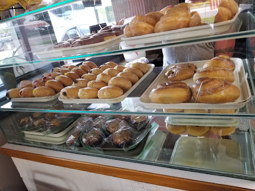 Doughnut Shop, 1602 S Madison St, Whiteville, NC 28472, USA, 
