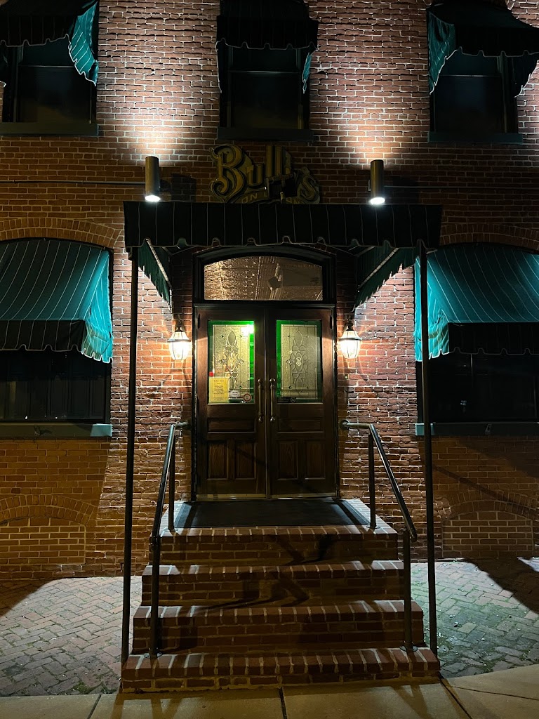 Bully's Restaurant & Pub 17512