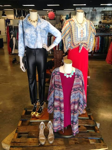 Clothing Store «Uptown Cheapskate», reviews and photos, 3454 W Chandler Blvd #18, Chandler, AZ 85226, USA