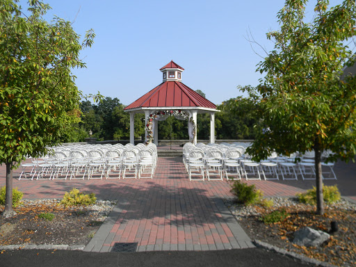 American Restaurant «The Waters Edge Lighthouse», reviews and photos, 2 Freemans Bridge Rd, Glenville, NY 12302, USA