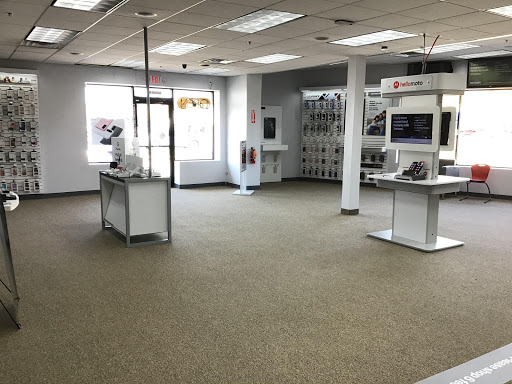 Cell Phone Store «GoWireless Verizon Authorized Retailer», reviews and photos, 46982 Gratiot Ave, Chesterfield, MI 48051, USA