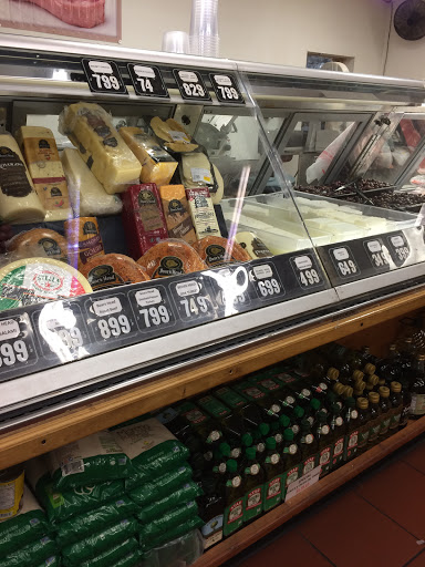 Produce Market «Huntington Beach Farmers Market», reviews and photos, 15881 Gothard St, Huntington Beach, CA 92647, USA