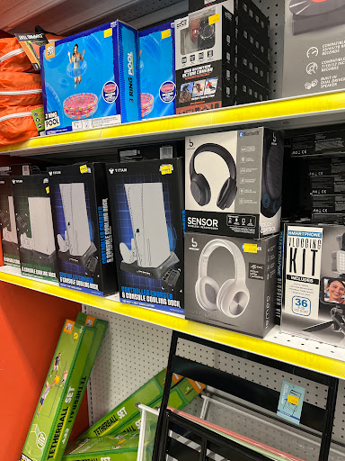 Variety Store «Five Below», reviews and photos, 13005 Lee Jackson Memorial Hwy, Fairfax, VA 22033, USA