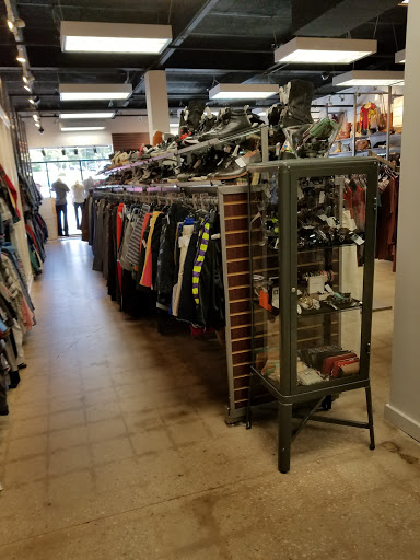 Clothing Store «Uptown Cheapskate», reviews and photos, 1830 York Rd, Timonium, MD 21093, USA