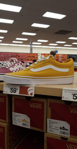 Shoe Store «Famous Footwear», reviews and photos, 2761 Paper Mill Rd, Reading, PA 19610, USA