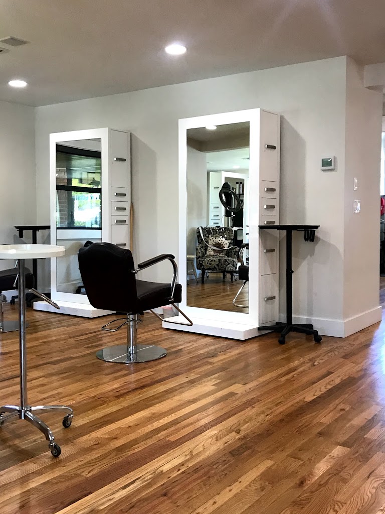 Olivers Salon 83642