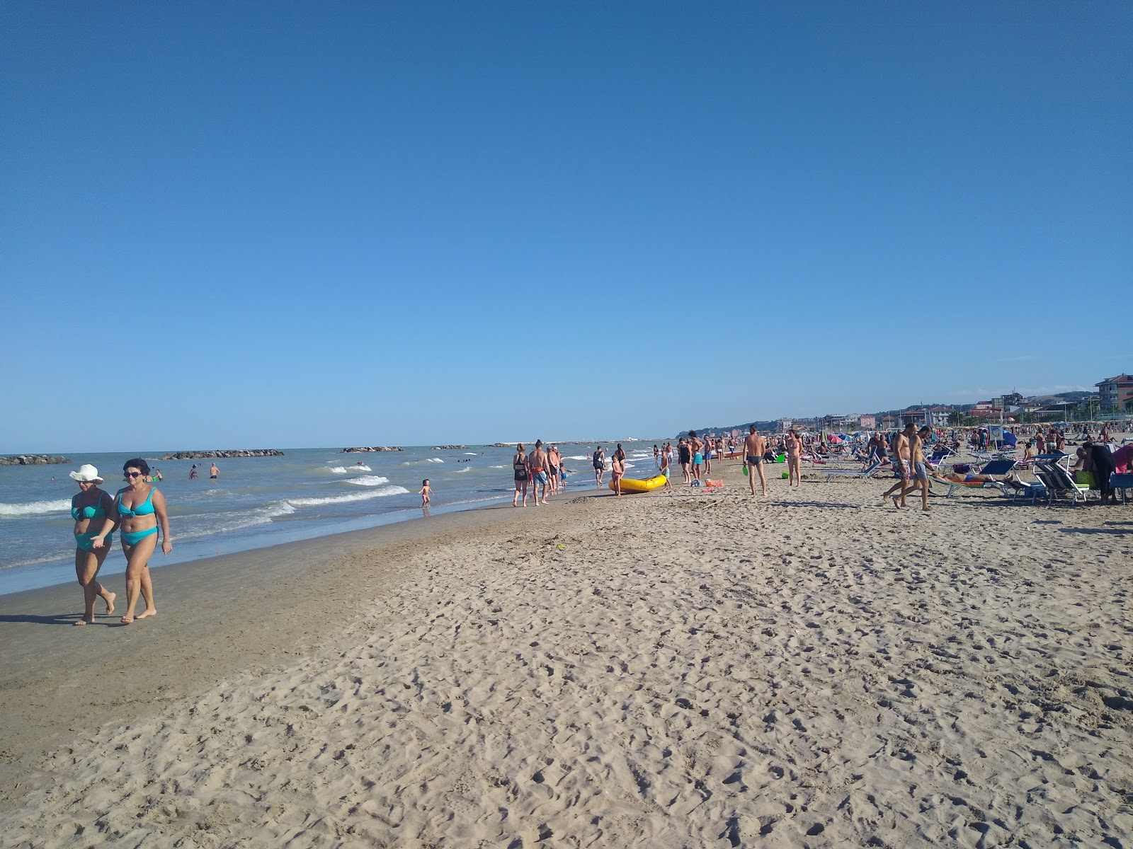 Foto von Spiaggia di Porto San Giorgio teilweise ferienortbereich