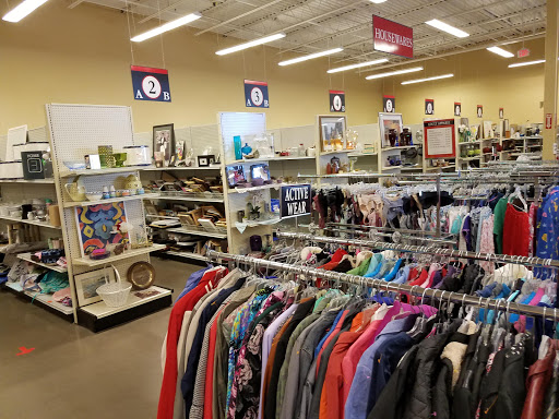 Thrift Store «St Vincent De Paul - West Broadway Thrift Store», reviews and photos, 2345 W Broadway, Eugene, OR 97402, USA