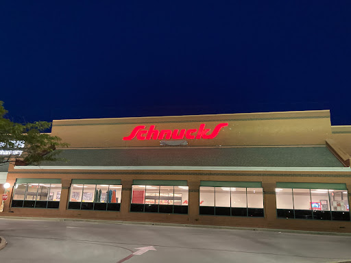 Grocery Store «Schnucks», reviews and photos, 200 N Vine St, Urbana, IL 61802, USA