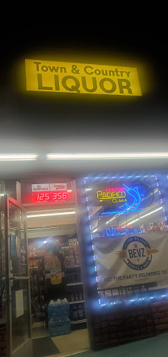 Liquor Store «Town & Country Liquor Store», reviews and photos, 2555 Fair Oaks Ave, Altadena, CA 91001, USA