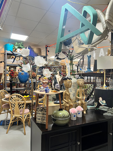 Thrift Store «OddBalls Nifty Thrift», reviews and photos, 530 NE 13th St, Fort Lauderdale, FL 33304, USA