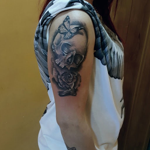 Genny Selano Artista Tatuatore