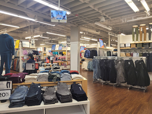 Clothing Store «Gap Outlet», reviews and photos, 1600 Saratoga Ave, San Jose, CA 95129, USA