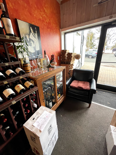 Wine Store «Toast Wines & Spirits», reviews and photos, 984 Farmington Ave B, West Hartford, CT 06107, USA
