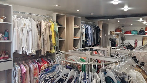 Dépôt vente de marques,luxe, second hand pour femmes DRESS'ING à Thonon-les-Bains
