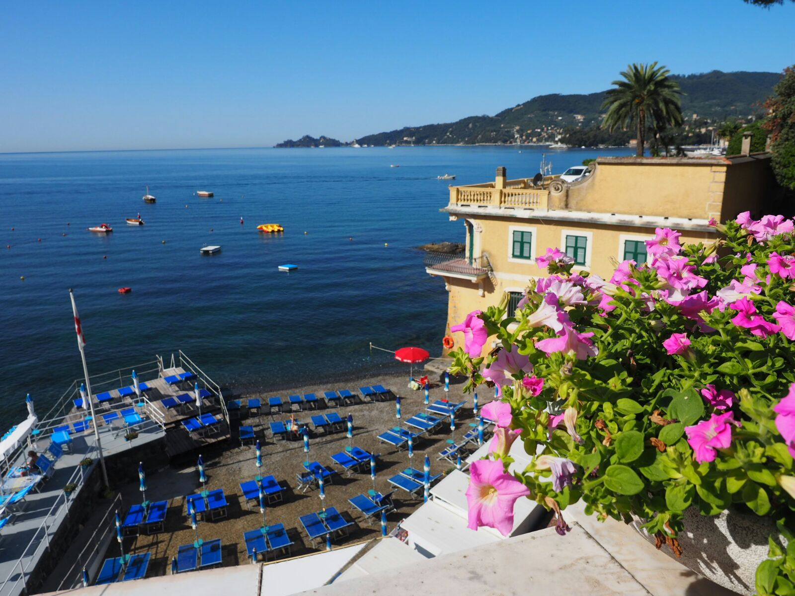 Foto von Bagni Baia Dei Sogni - Rapallo mit graue kiesel Oberfläche