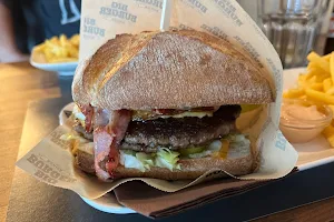 Big Burger Dättwil Diner & Kurier image