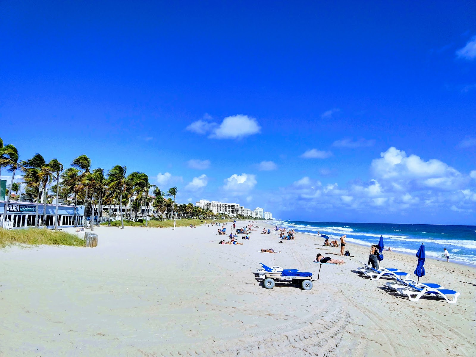 Fort Lauderdale beach的照片 带有明亮的沙子表面