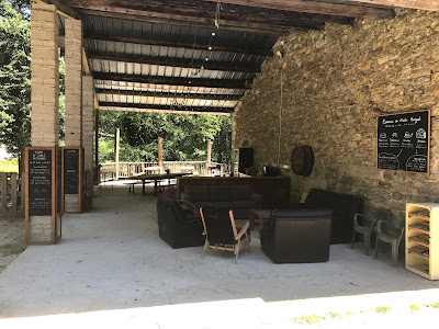 Camping du Moulin Burignat à Montlainsia