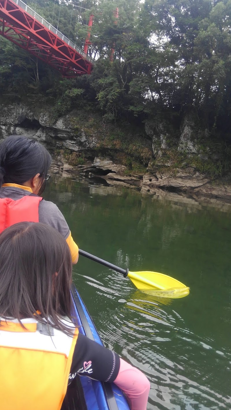蜂の巣岩と鍾乳洞 愛知県新城市 観光名所 グルコミ