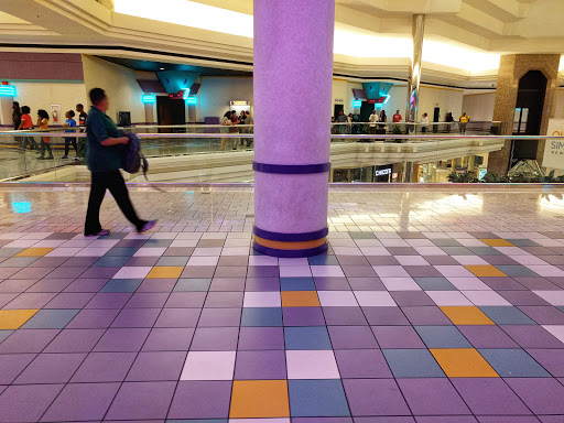Movie Theater «Regal MacArthur Center Stadium 18 & RPX», reviews and photos, 300 Monticello Ave #330, Norfolk, VA 23510, USA