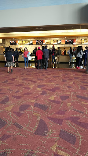 Movie Theater «ShowPlace ICON Theatres at Roosevelt Collection with ICON•X - Chicago», reviews and photos, 1011 S Delano Ct, Chicago, IL 60605, USA