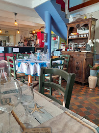 Atmosphère du Restaurant français La _ Chaumière à Guilvinec - n°1