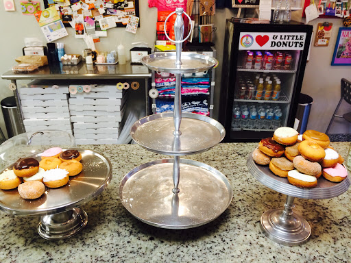 Donut Shop «Peace Love & Little Donuts», reviews and photos, 3106 Tamiami Trail N, Naples, FL 34103, USA