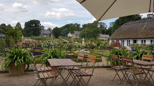 Dronning Louises Tehus in Gentofte, Allerød