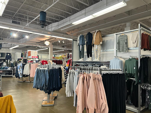 Clothing Store «Old Navy», reviews and photos, 2175 Summer St, Stamford, CT 06905, USA