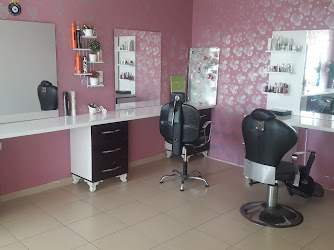 İzmir Bayan Kuaförü