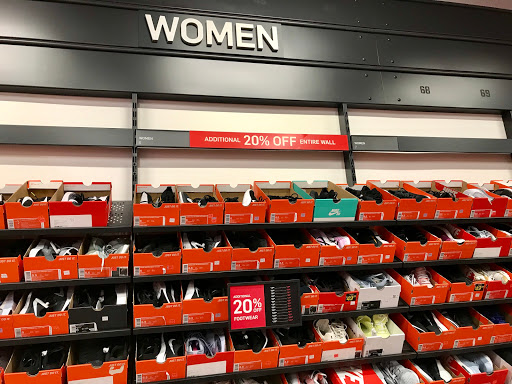 Sportswear Store «Nike East Los Angeles», reviews and photos, 4585 Whittier Blvd, East Los Angeles, CA 90022, USA