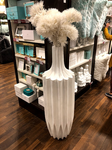 Furniture Store «Z Gallerie», reviews and photos, 600 Silks Run, Hallandale Beach, FL 33009, USA