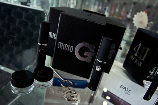 Tobacco Shop «Burn Smoke Shop», reviews and photos, 10218 Westheimer Rd, Houston, TX 77042, USA