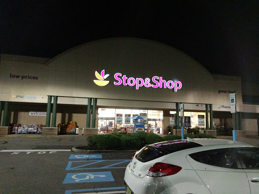 Grocery Store «Stop & Shop», reviews and photos, 625 Paterson Ave, Carlstadt, NJ 07072, USA