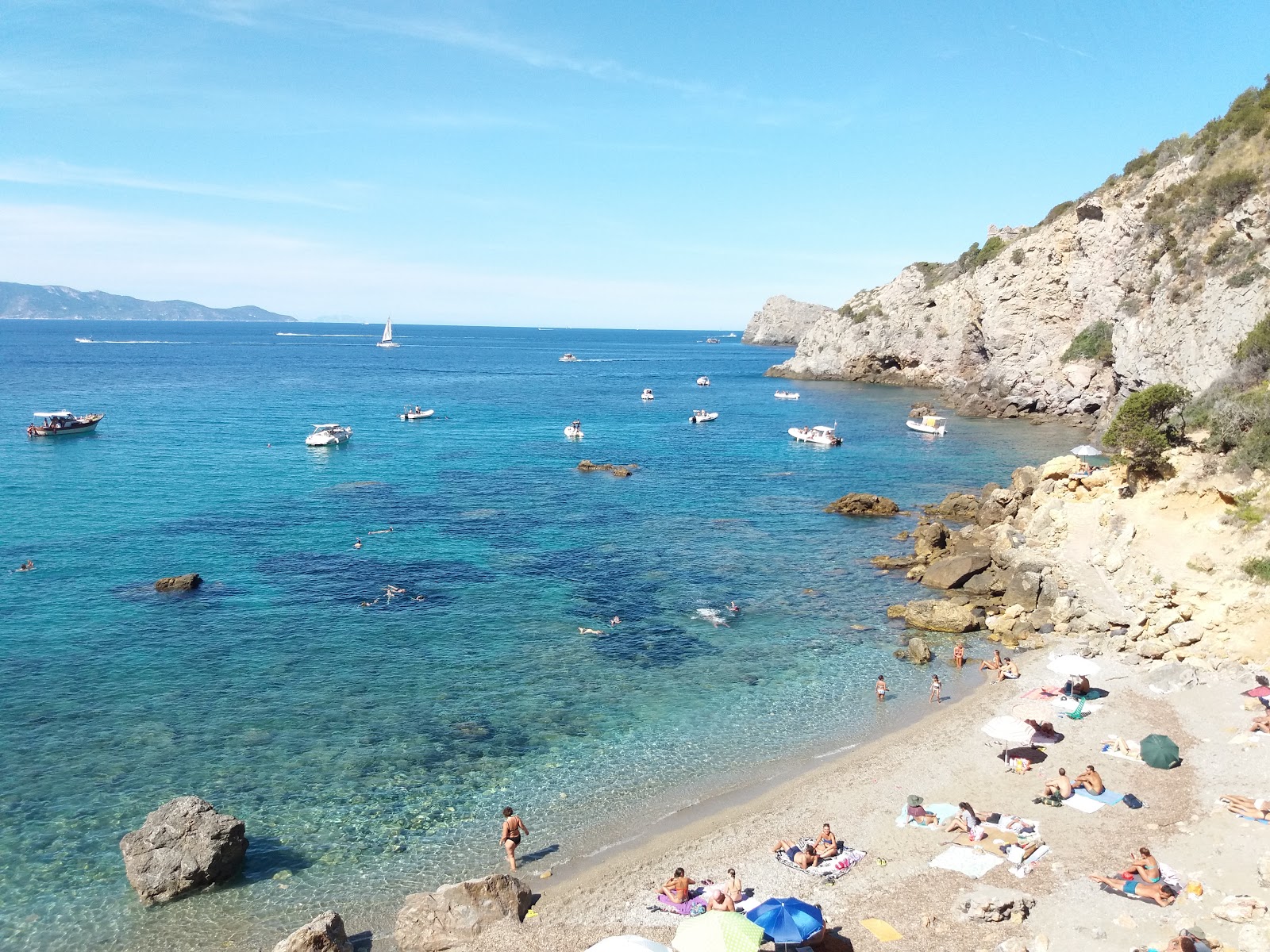 Photo of Cala del Gesso and its beautiful scenery