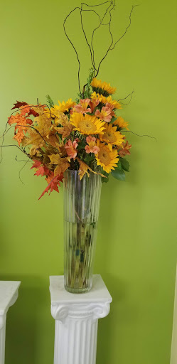 Florist «Sweet William & Thyme», reviews and photos, 19 E Railroad Ave, Jamesburg, NJ 08831, USA